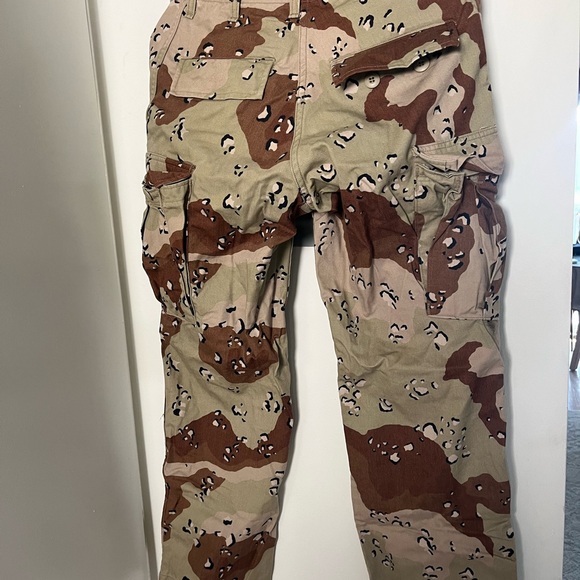 RE/DONE camouflage cargo pants worn twice. - Picture 4 of 4